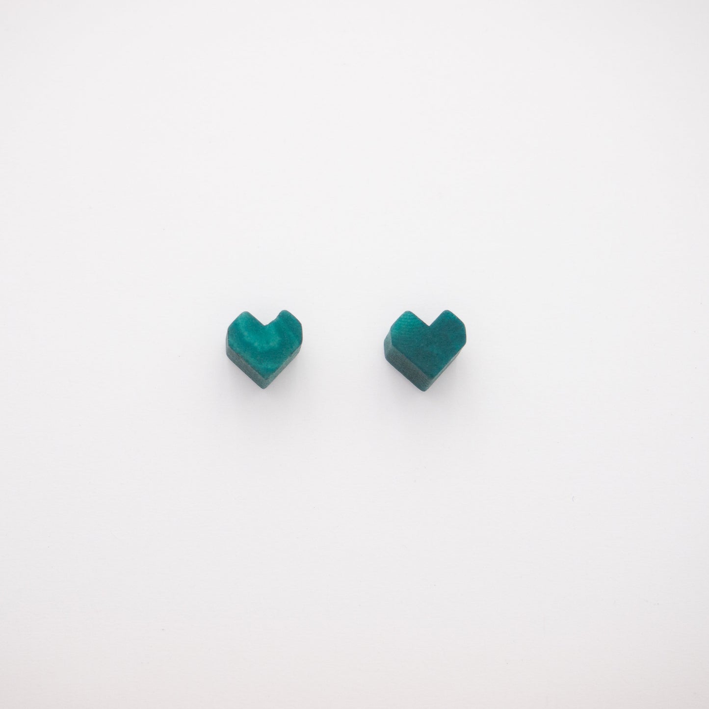 Boucles d'oreilles cœur en ivoire végétal clous cœur puces cœur