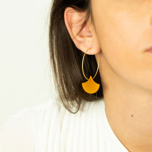 Boucles d'oreilles Créoles en Ivoire Végétal Feuille, Acier Doré, Argent ou Or fin 24k | Aro Fog