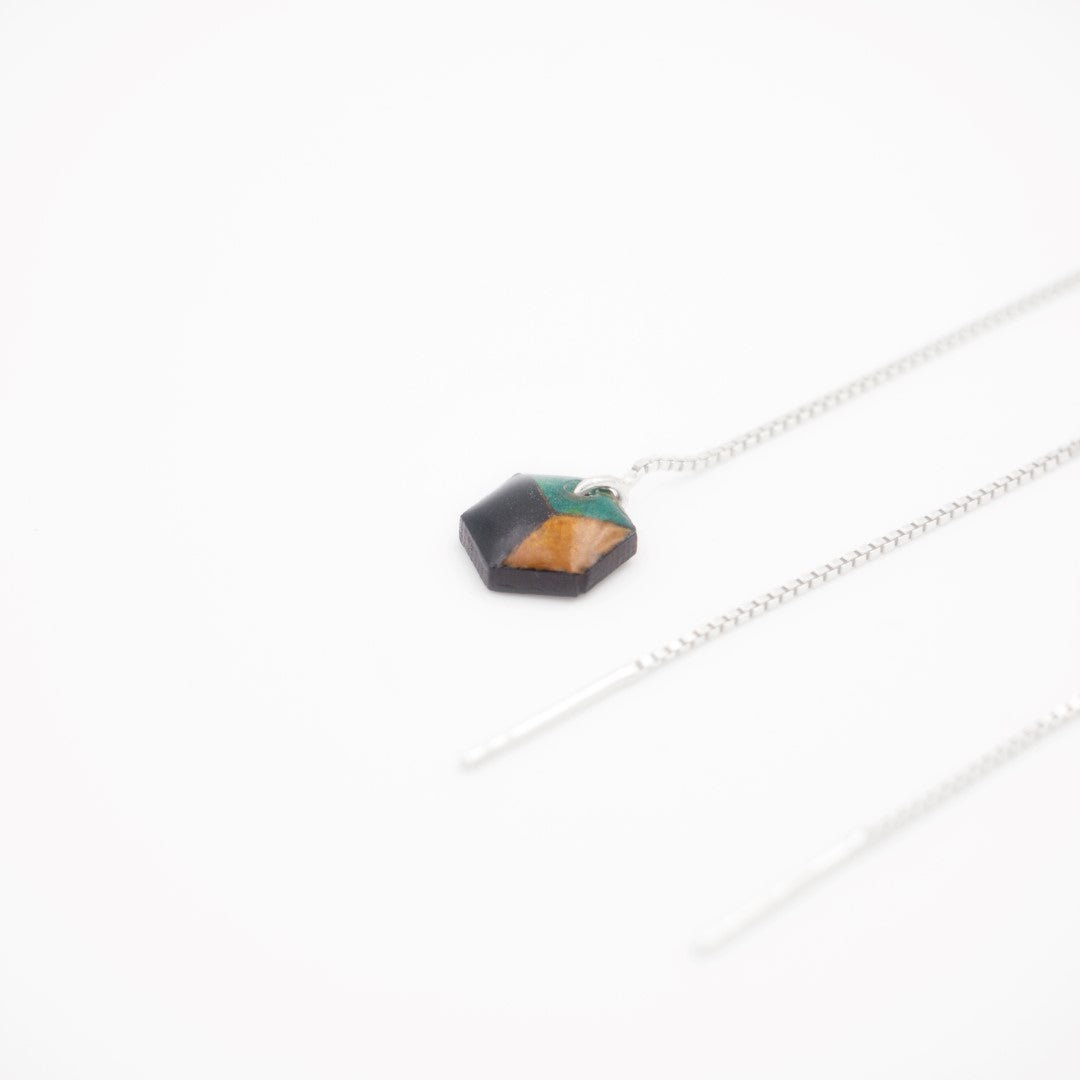 Boucles d’oreilles Hexagone en Calebasse séchée  chaîne traversante en Acier Doré, Argent ou Plaqué Or 3 microns | Hex Cube