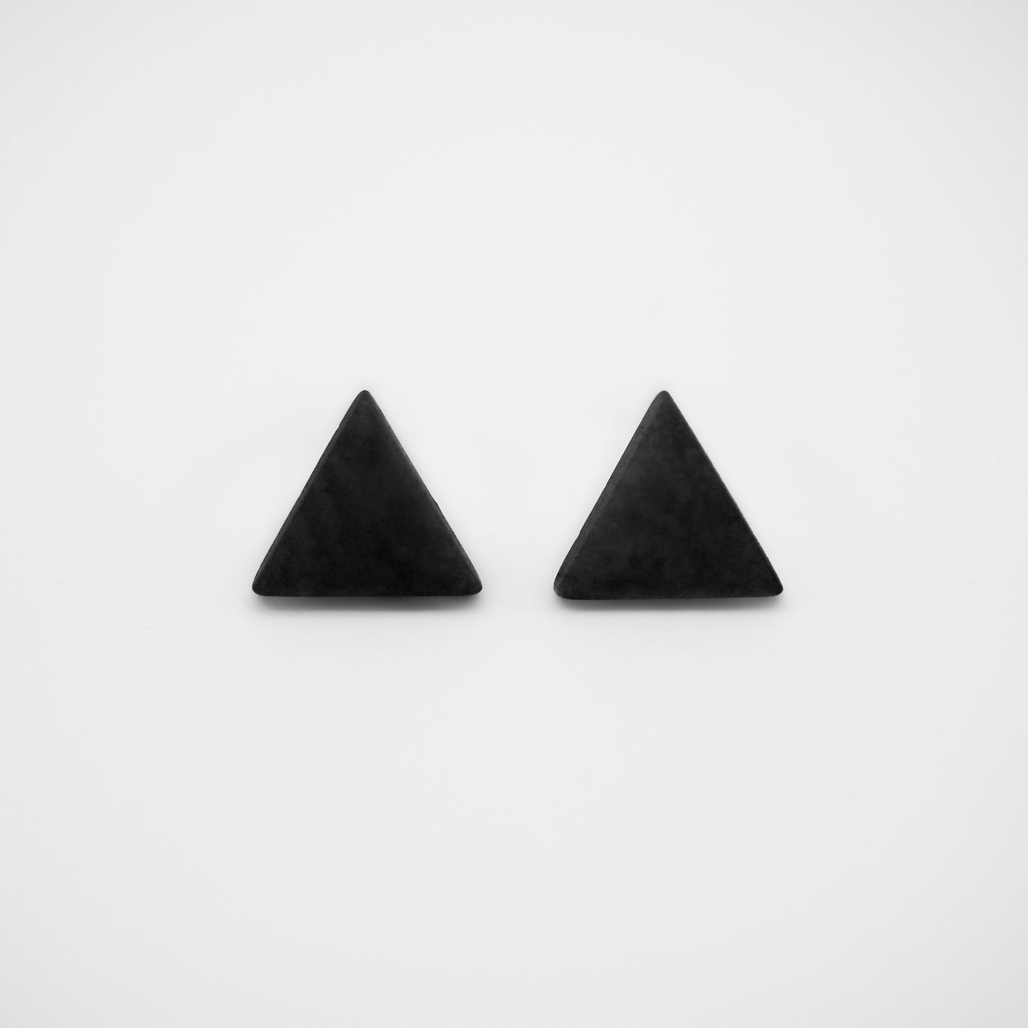 Puces triangles blanches puces triangles puces ivoire végétal boucles d'oreilles blanches boucle d'oreille géométrique cadeau éthique