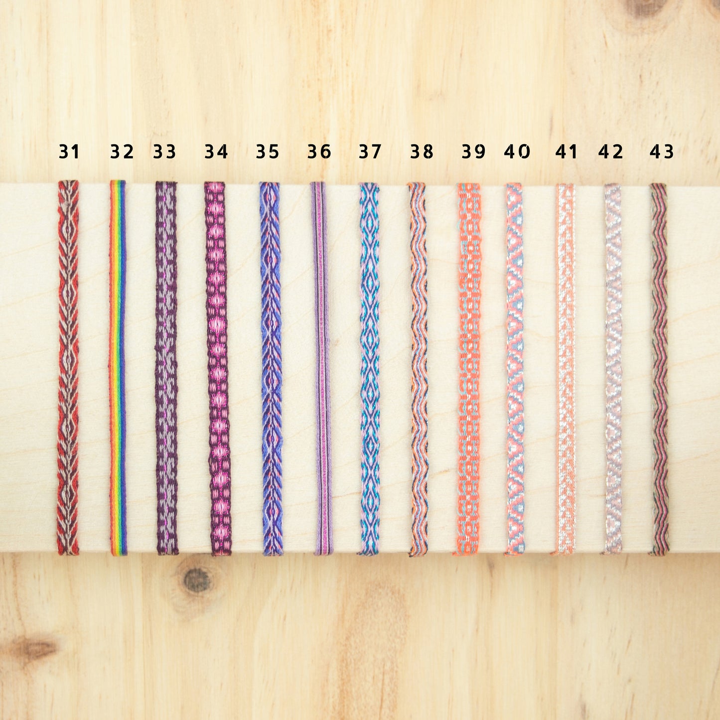 Bracelet Fin 40 Fils Bohème Ethnique Hippie Chic Femme Homme Tissé Main Waterproof, ajustable, REV, Amitié, Couple, Cadeau, rouge, Rainbow, arc en ciel, rose, lilas, violet, fuchsia, corail