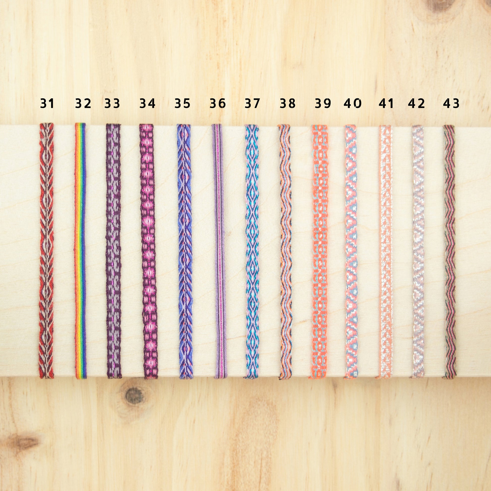 Bracelet Fin 40 Fils Bohème Ethnique Hippie Chic Femme Homme Tissé Main Waterproof, ajustable, REV, Amitié, Couple, Cadeau, rouge, Rainbow, arc en ciel, rose, lilas, violet, fuchsia, corail