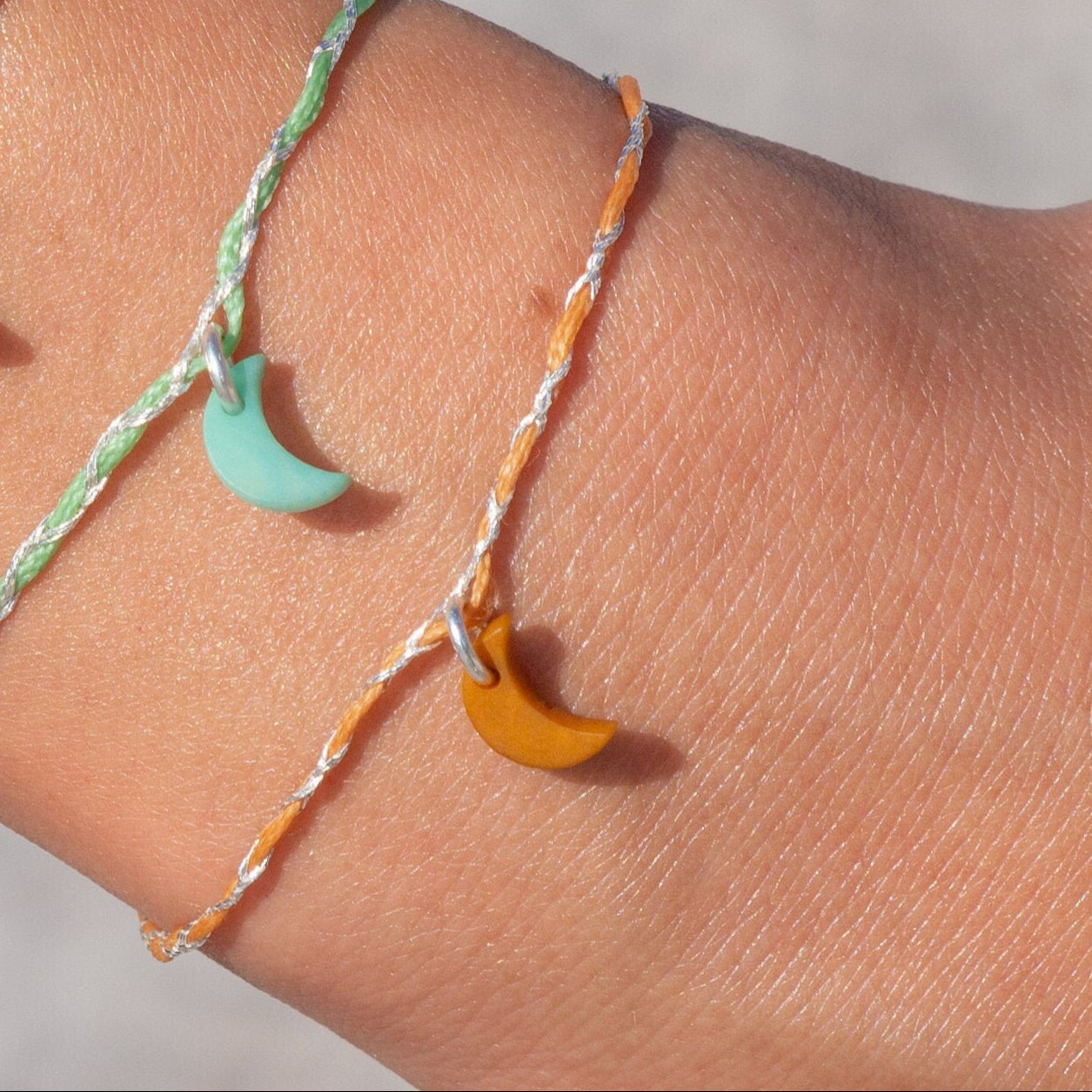 Bracelet lune fin en ivoire végétal réglable