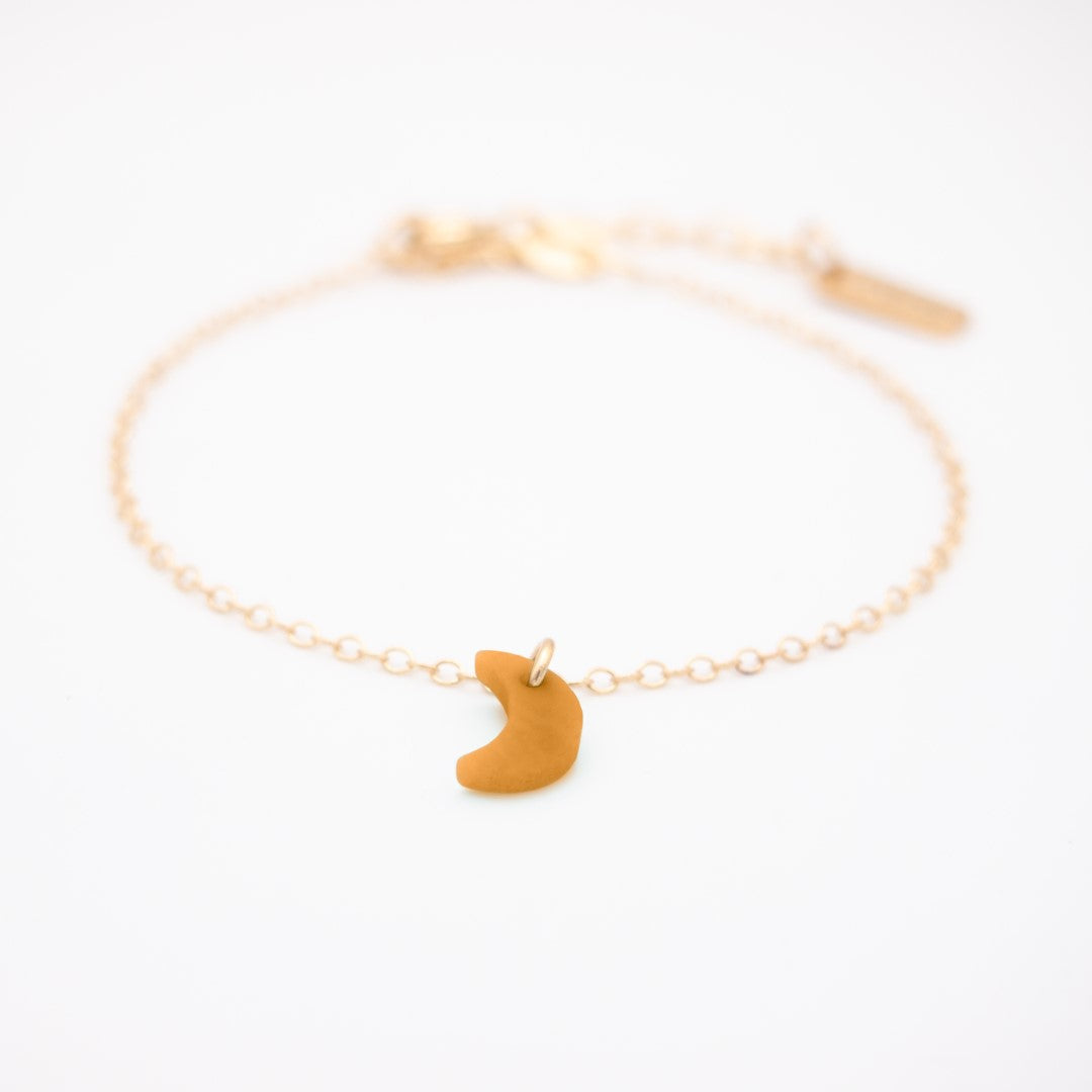 Bracelet Mini Charm Lune en Ivoire Végétal - Chaîne Fine Argent ou Doré