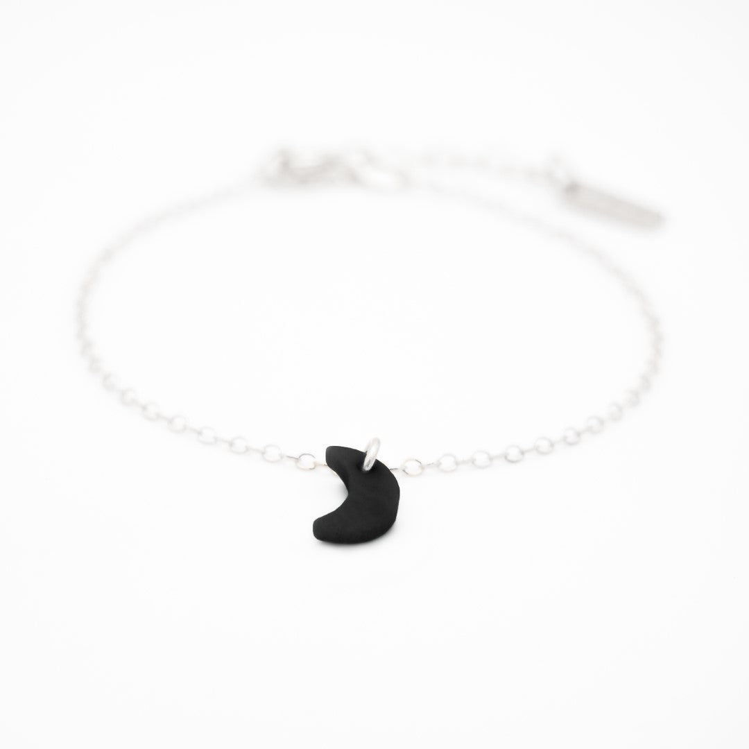 Bracelet Mini Charm Lune en Ivoire Végétal - Chaîne Fine Argent ou Doré