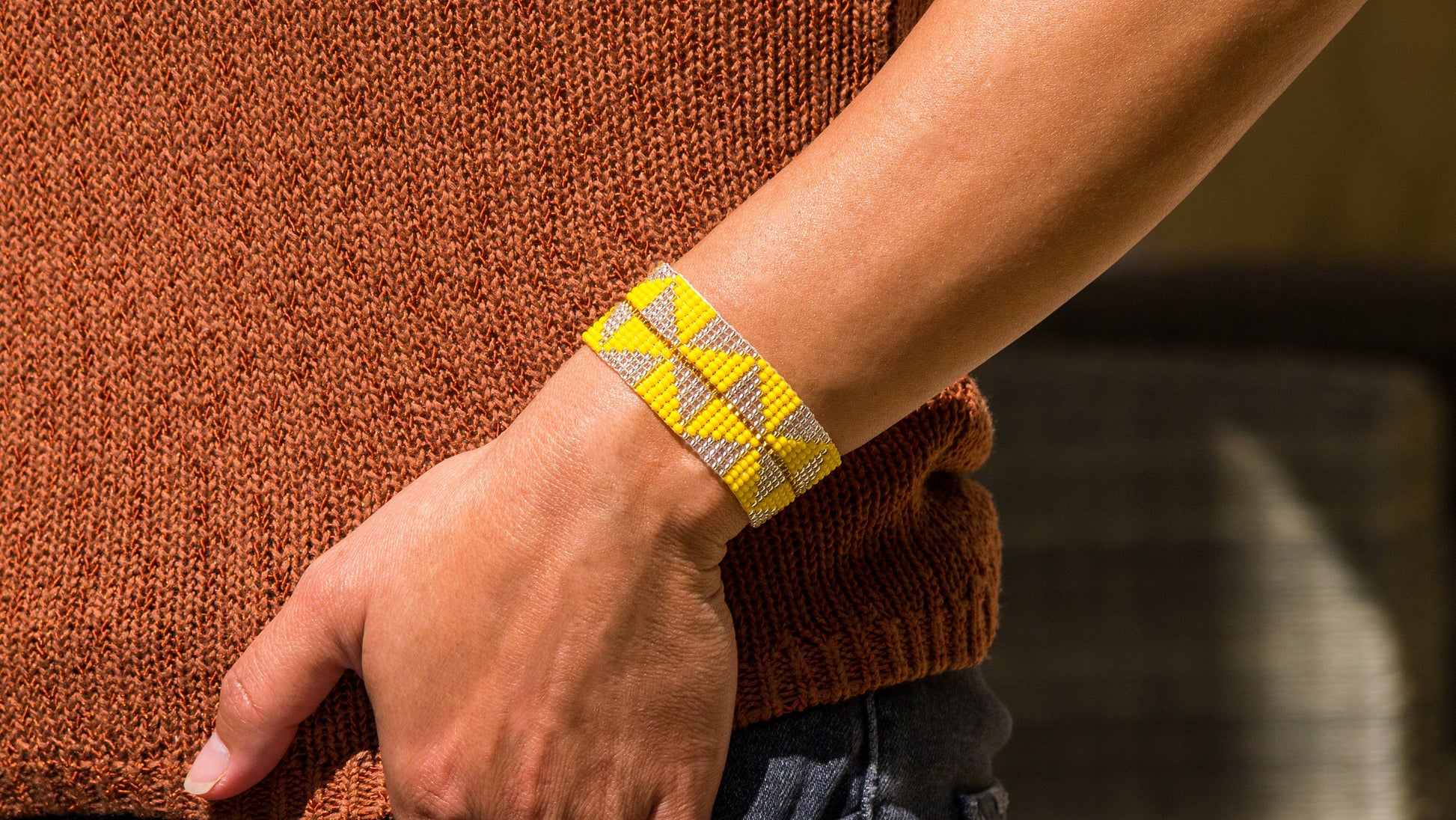 Bracelet perles tissé jaune Style Boho Chic Bracelet retro Bracelet géométrique Bracelet artisanal fait main