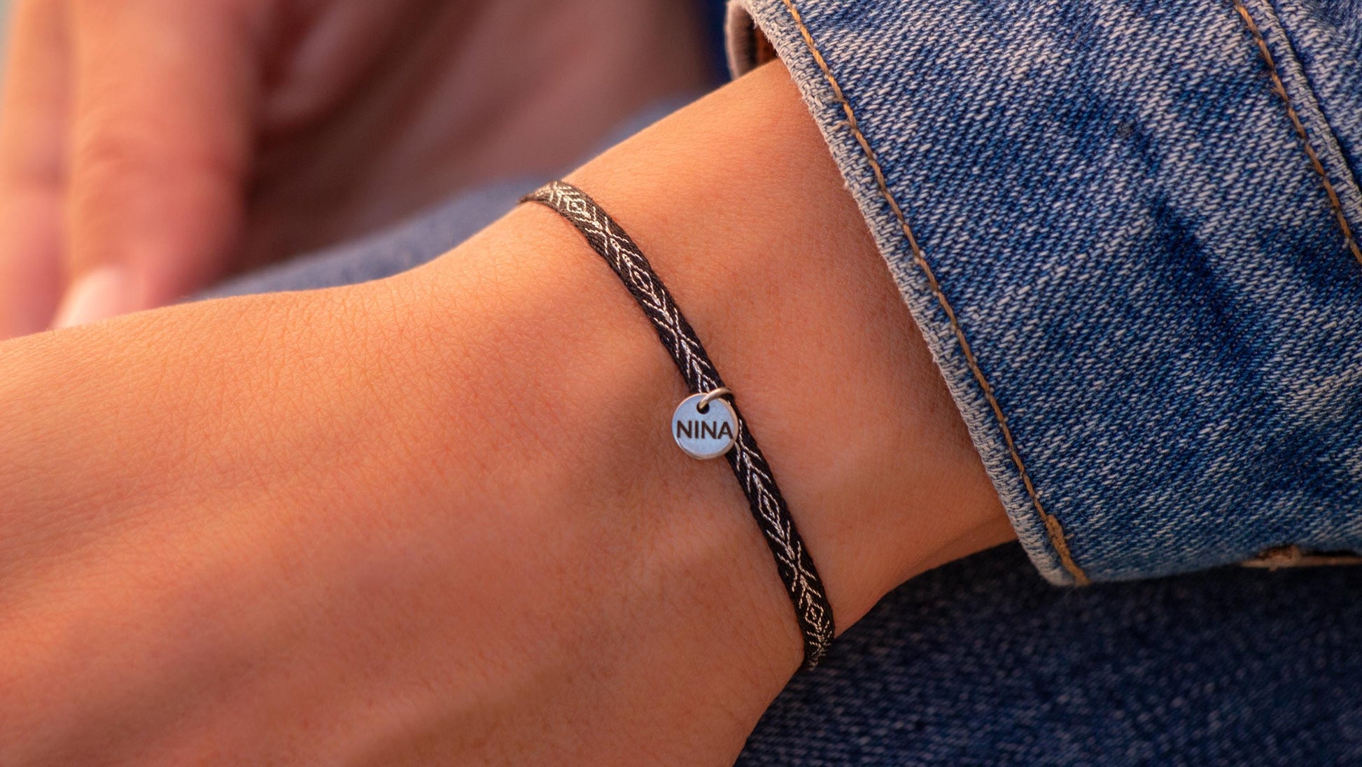 Bracelet personnalisé avec médaille gravée bracelet fin 40 fils bracelet tissé cadeau couple bracelet bohème homme/femme Ethchic