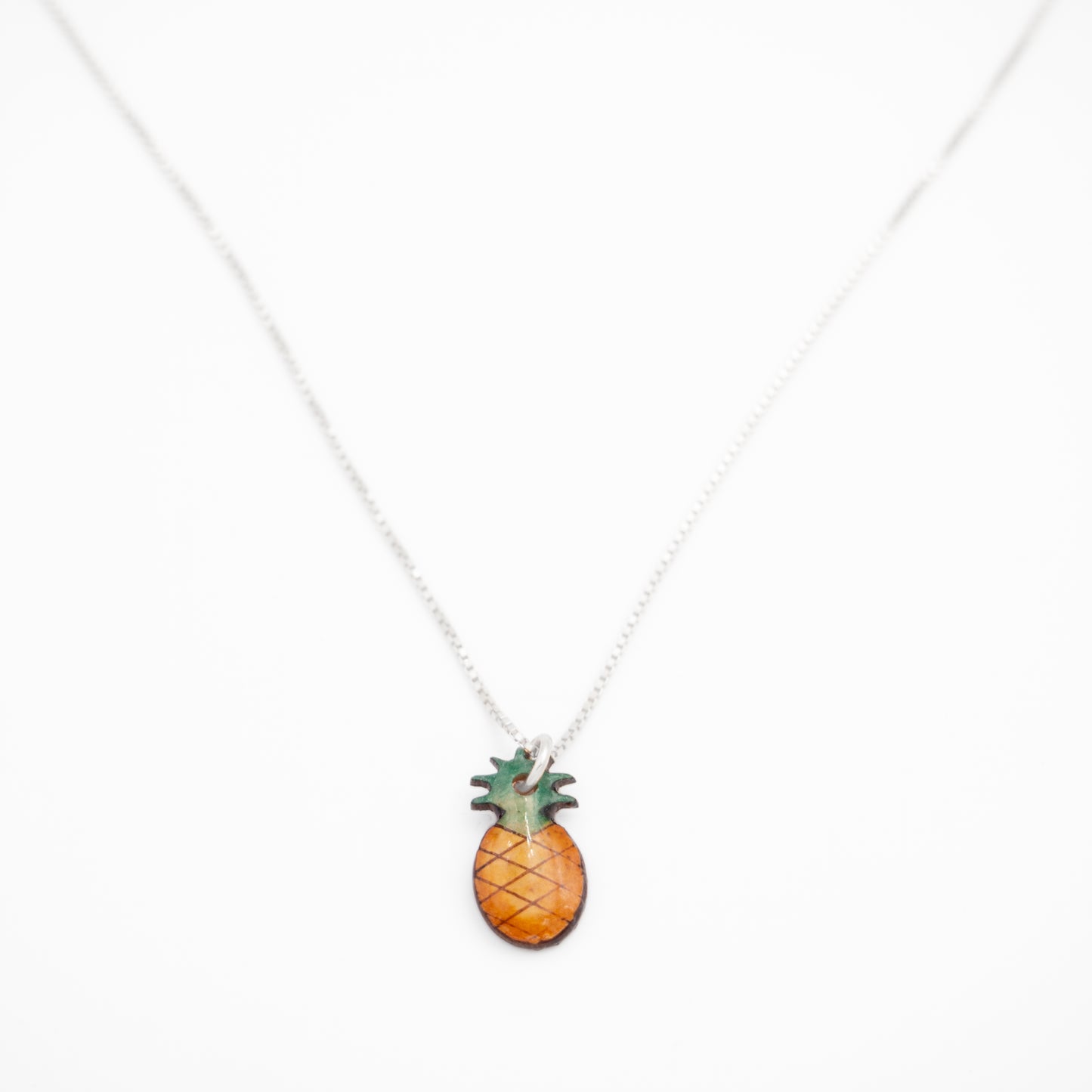 Collier ananas en calebasse séchée fait main –  6 finitions de chaîne au choix