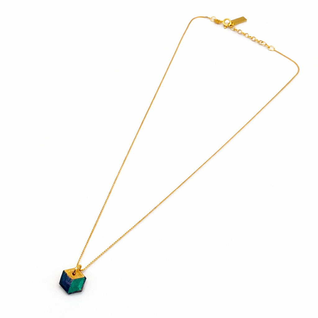 Collier hexagone en calebasse séchée peint main –  6 finitions de chaîne au choix | Cube