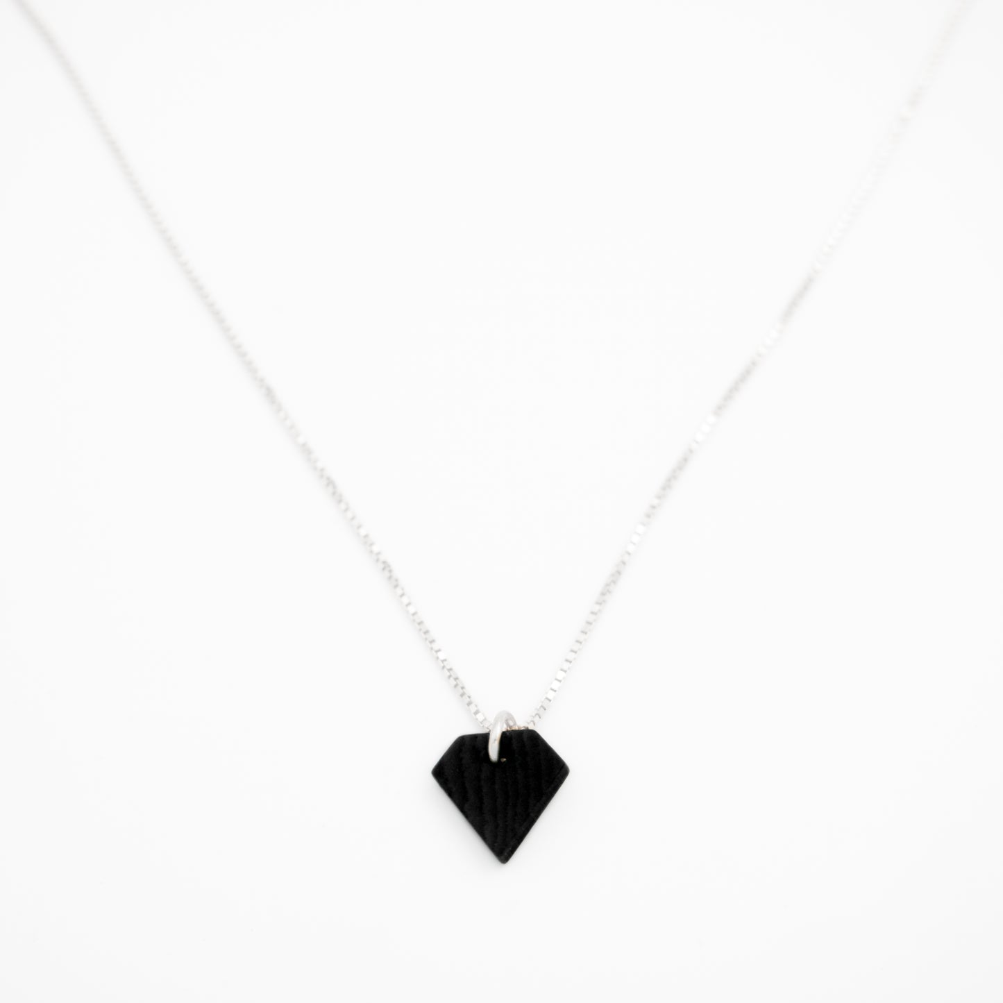 Collier Mini Charm Diamant en Ivoire Végétal – 6 finitions de chaîne au choix