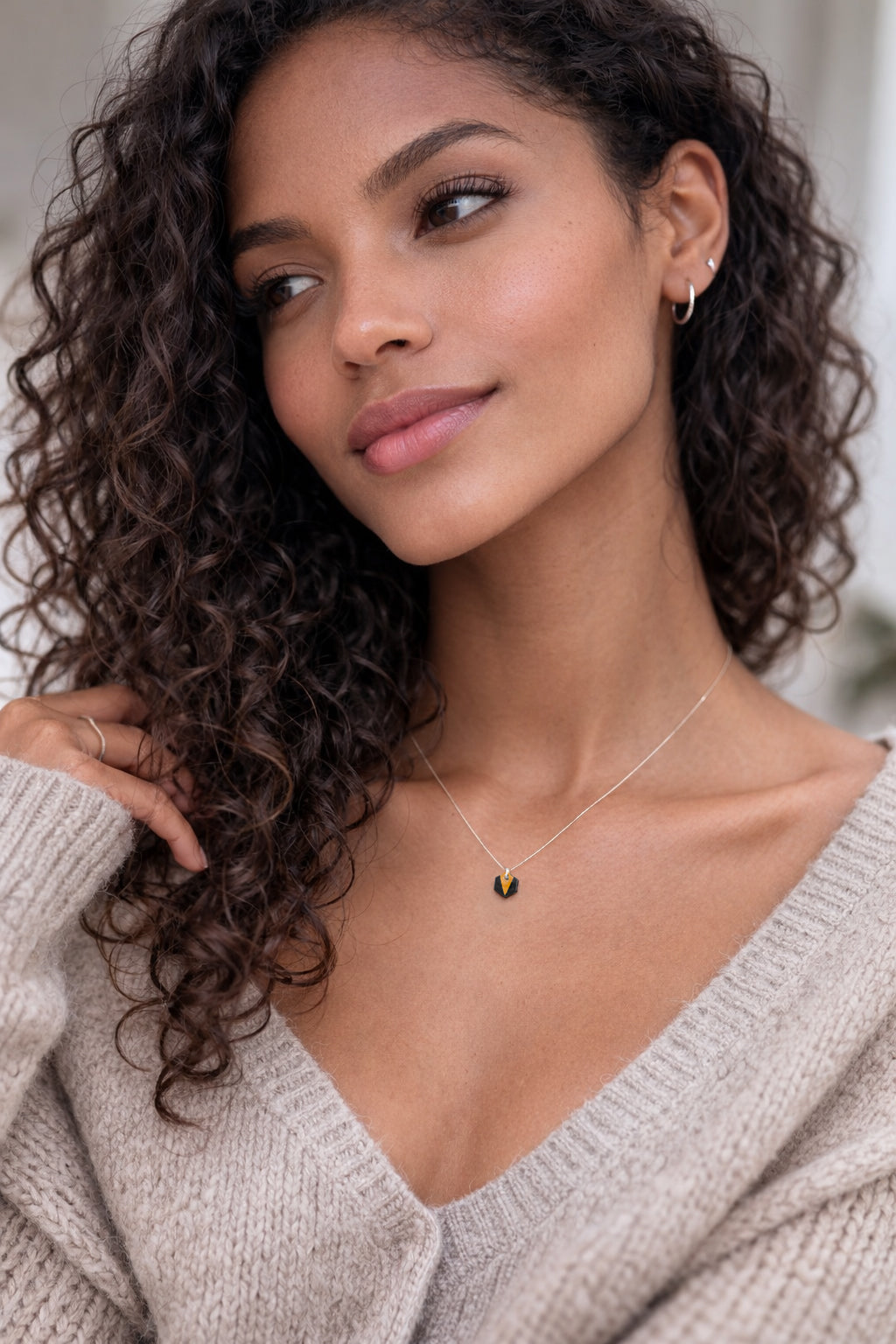 Collier hexagone en calebasse séchée peint main –  6 finitions de chaîne au choix | Hex