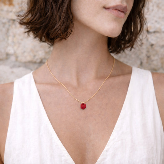 Collier Mini Charm Hexagone en Ivoire Végétal – 6 finitions de chaîne au choix