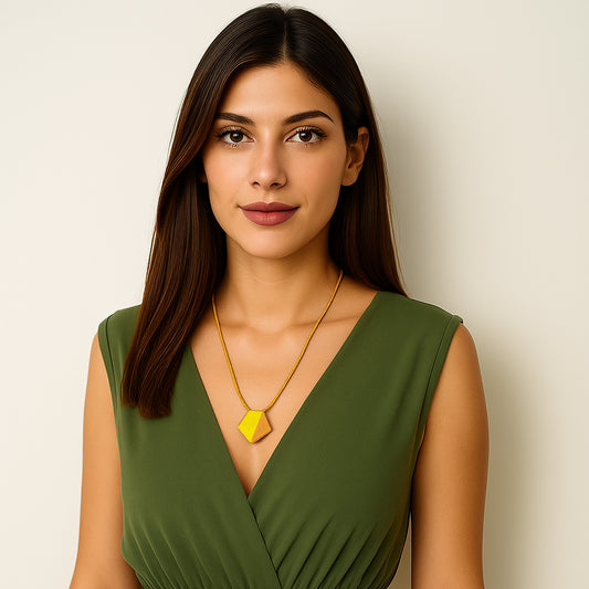 Collier Bicolore Pentagone en Ivoire Végétal Géométrique