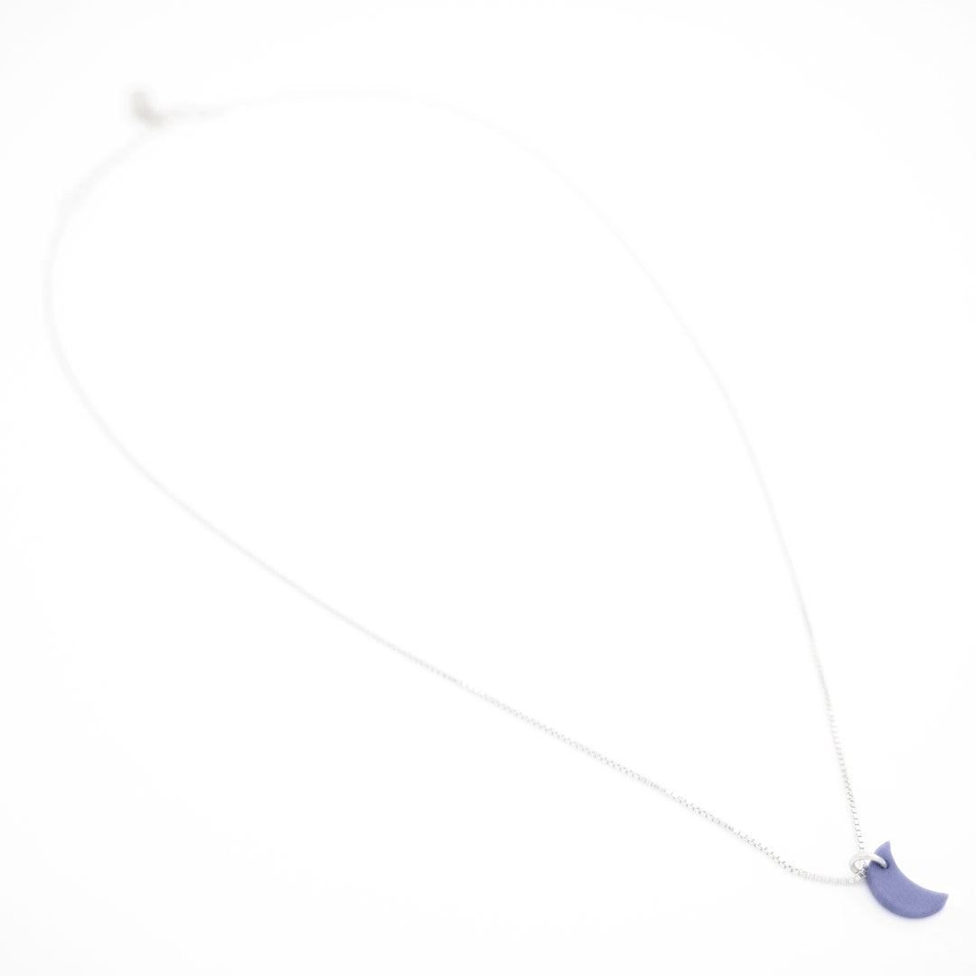 Collier Mini Charm Lune en Ivoire Végétal – 6 finitions de chaîne au choix