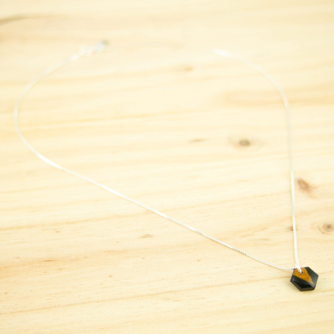 Collier hexagone en calebasse séchée peint main –  6 finitions de chaîne au choix | Hex