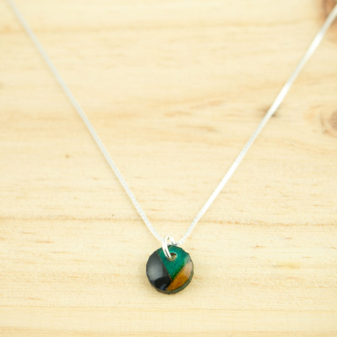 Collier rond en calebasse séchée peint main – 8 mm – 6 finitions de chaîne au choix | Inter