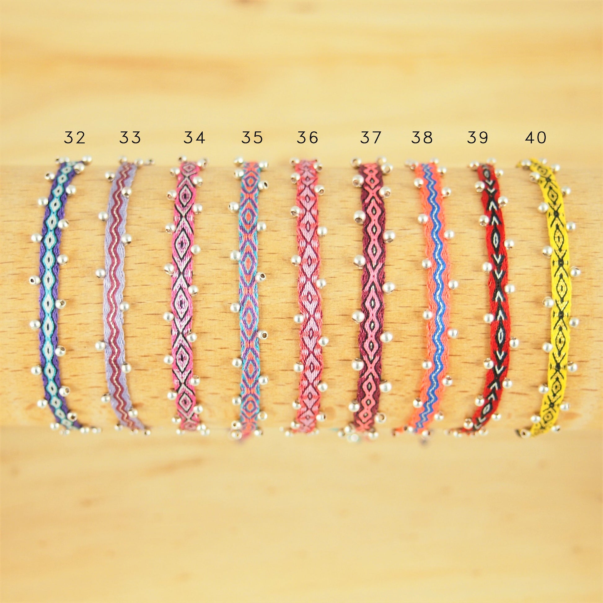 Bracelets tissés main,violets, roses, rouge, jaune avec perles en argent 925  Ethchic