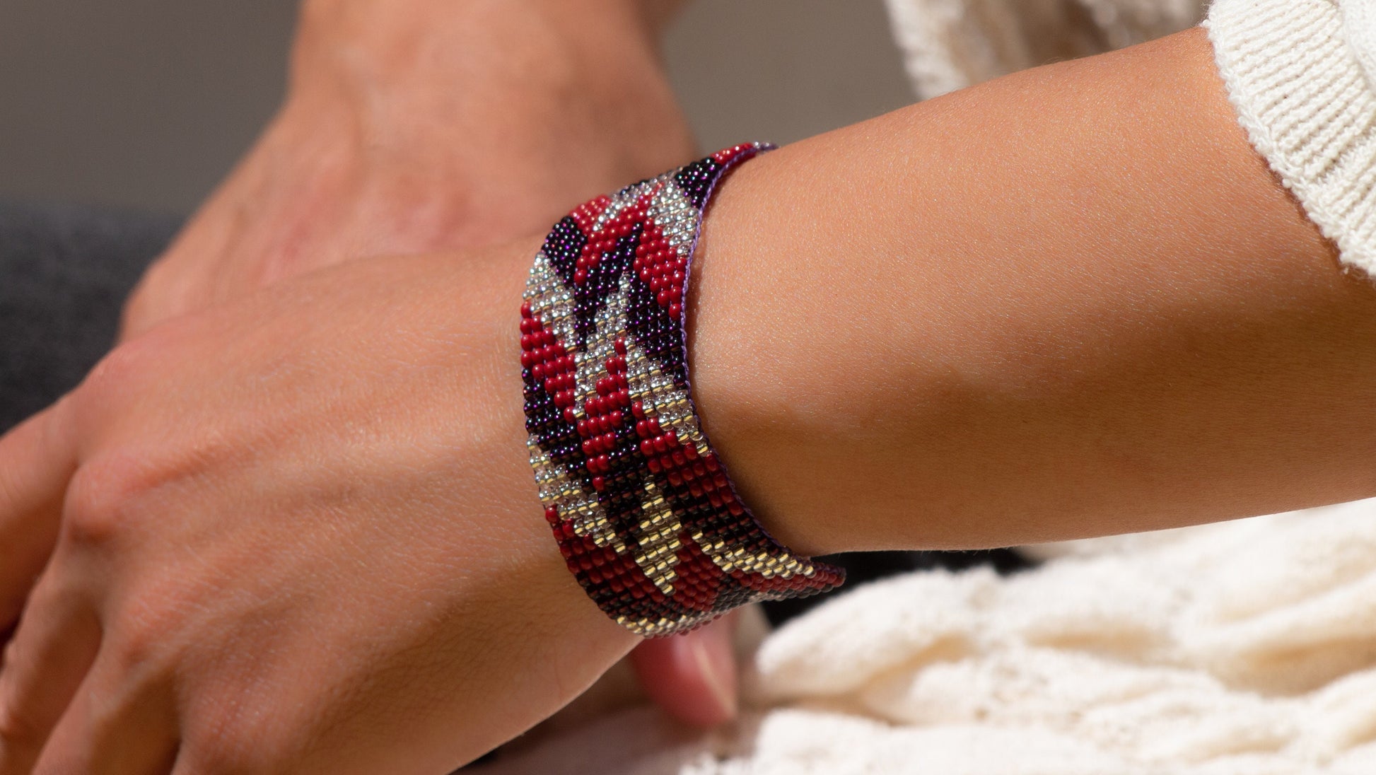 Bracelet perles Style Boho Chic Rouge Bordeaux Bracelet tissé Manchette Bracelet perles rocaille Bracelet bohème