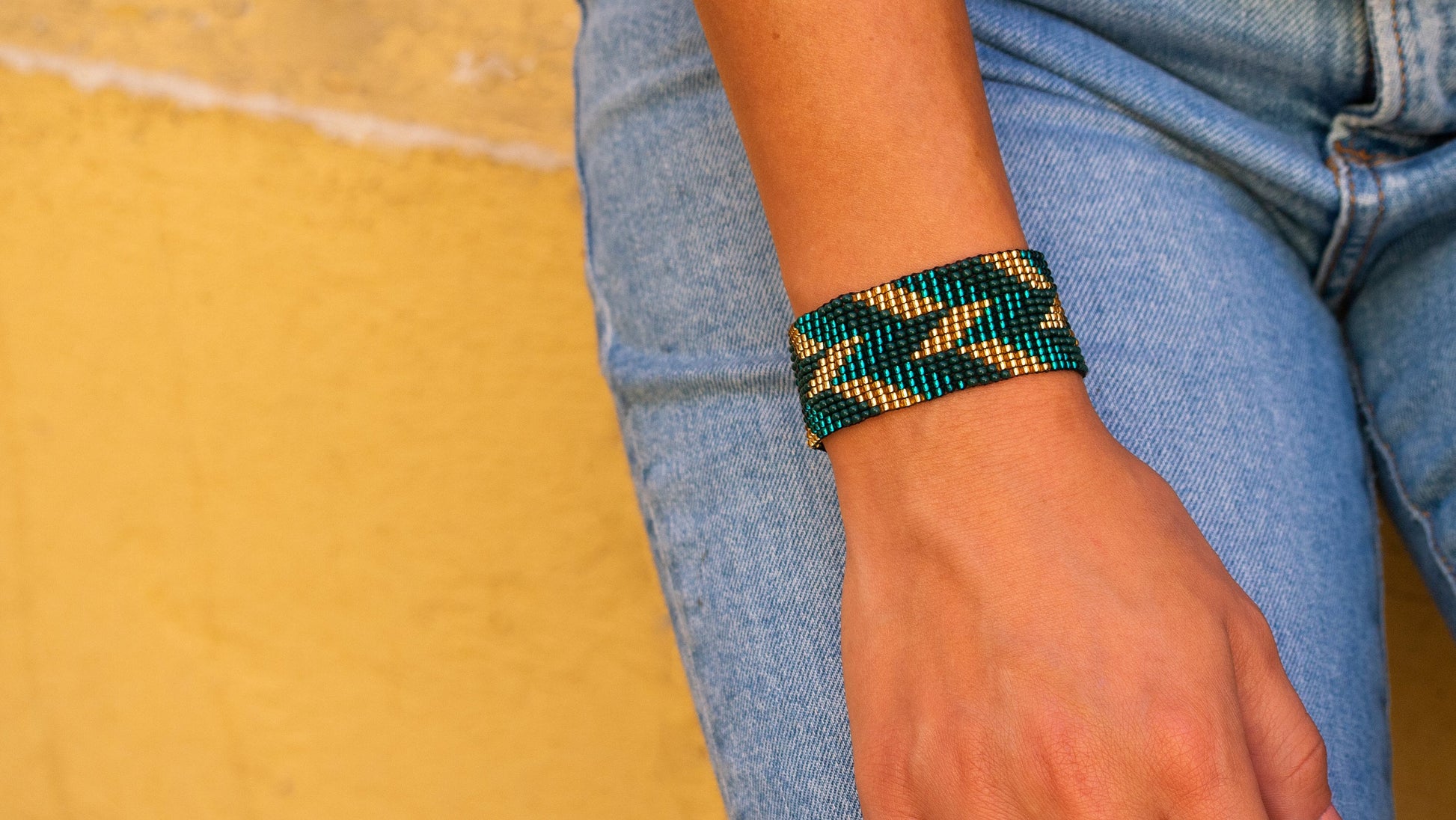 Bracelet perles Bracelet éméraude Bracelet vert doré Bracelet tissé perles Bracelet large Bracelet perles rocaille Bracelet bohème