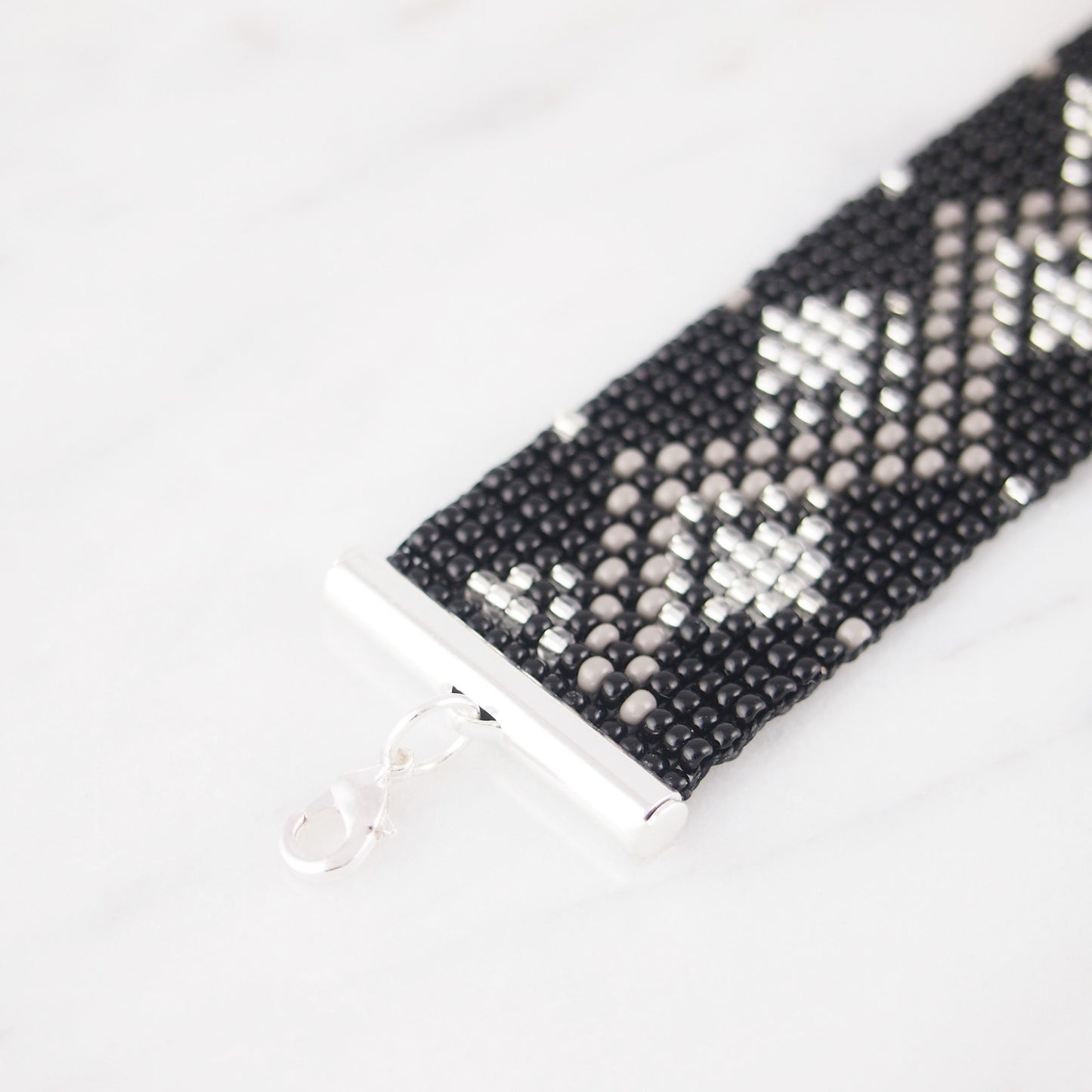 Bracelet perles rocaille bracelet perles noir bracelet peyote bracelet géométrique  bracelet boheme chic cadeau éthique cadeau elle