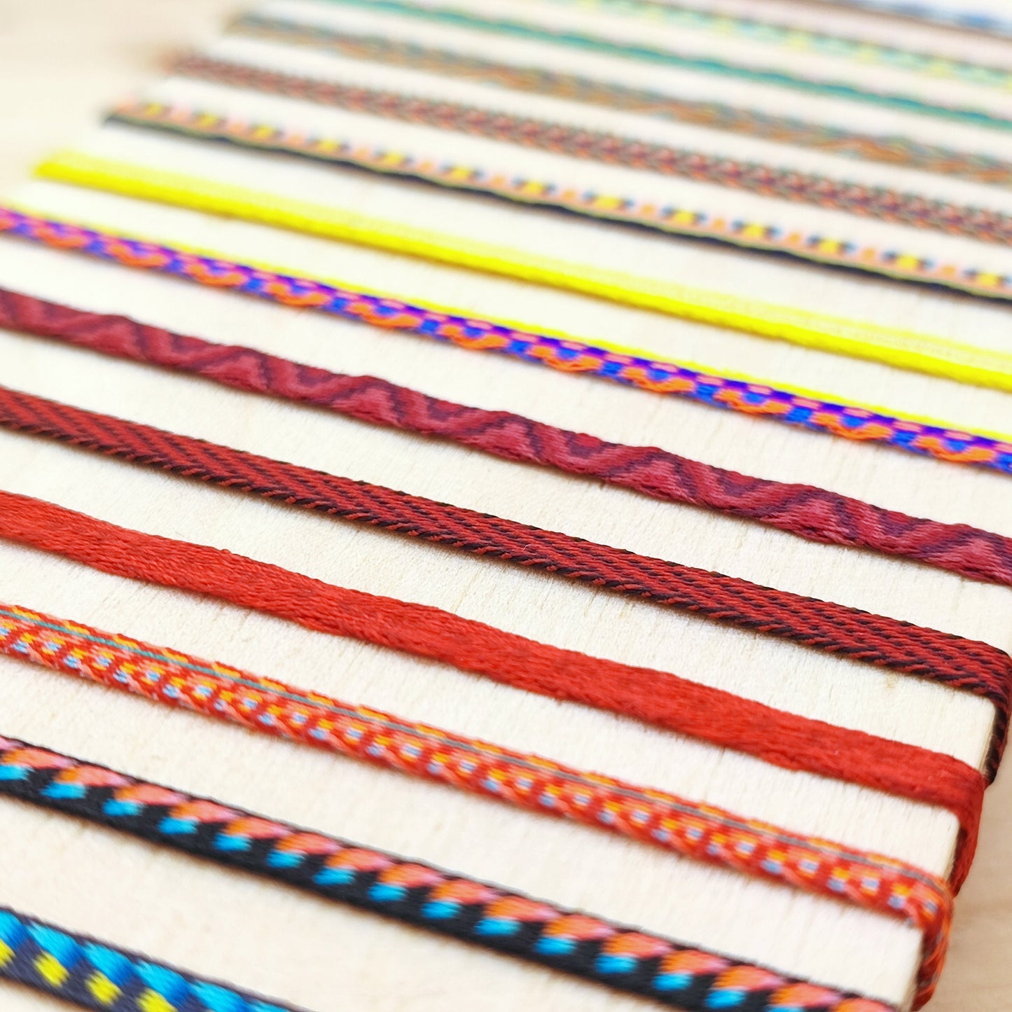 Bracelet pop 40 fils Boho surfer tissé main fin amitié bijoux plage résistent à la mer réglable cadeau bracelet retro néon