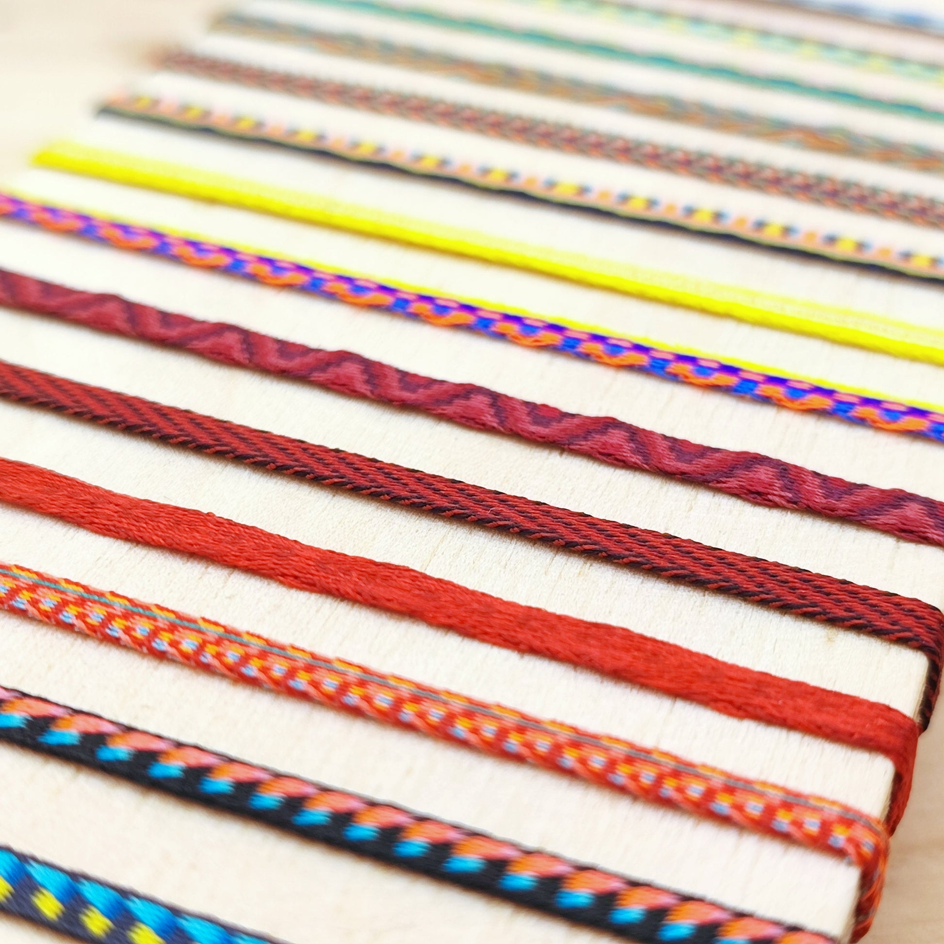 Bracelet pop 40 fils Boho surfer tissé main fin amitié bijoux plage résistent à la mer réglable cadeau bracelet retro néon