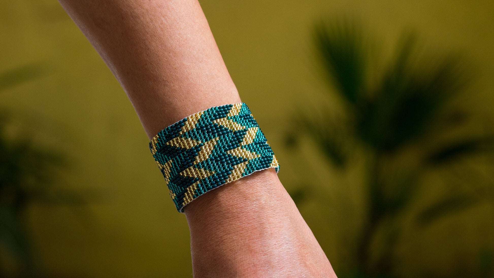 Manchette perles noir doré Manchette perles géométrique Bracelet perles large Bracelet perles rocaille Bracelet bohème Bracelet soirée