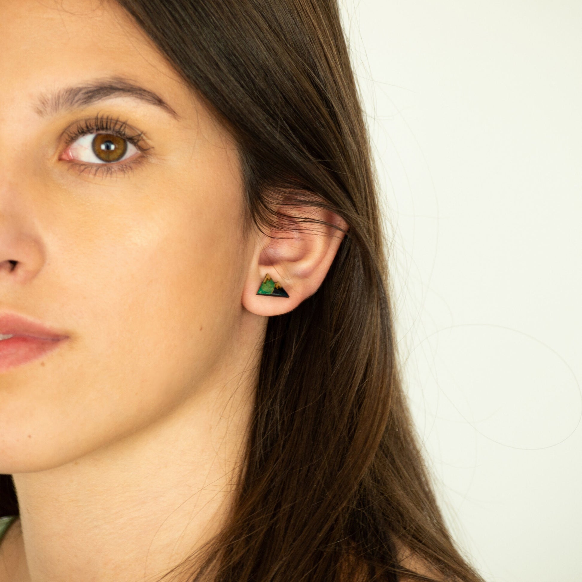 Puces d'oreilles végétales montagne boucles d'oreilles nature boucles d'oreilles effet émaillé bijoux de randonnée bijoux de noël vertes , ethchic