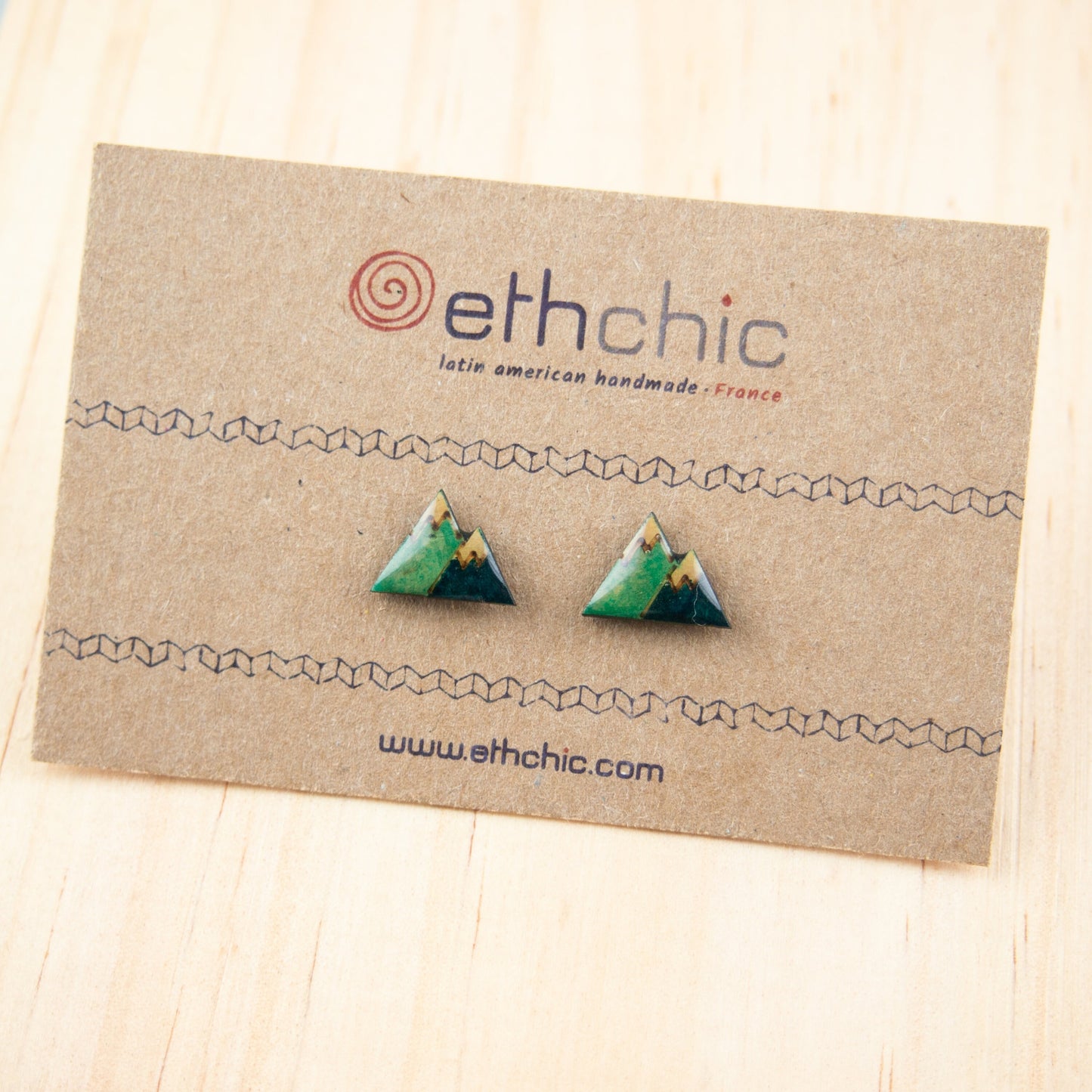 Puces d'oreilles végétales montagne boucles d'oreilles nature boucles d'oreilles effet émaillé bijoux de randonnée bijoux de noel vertes