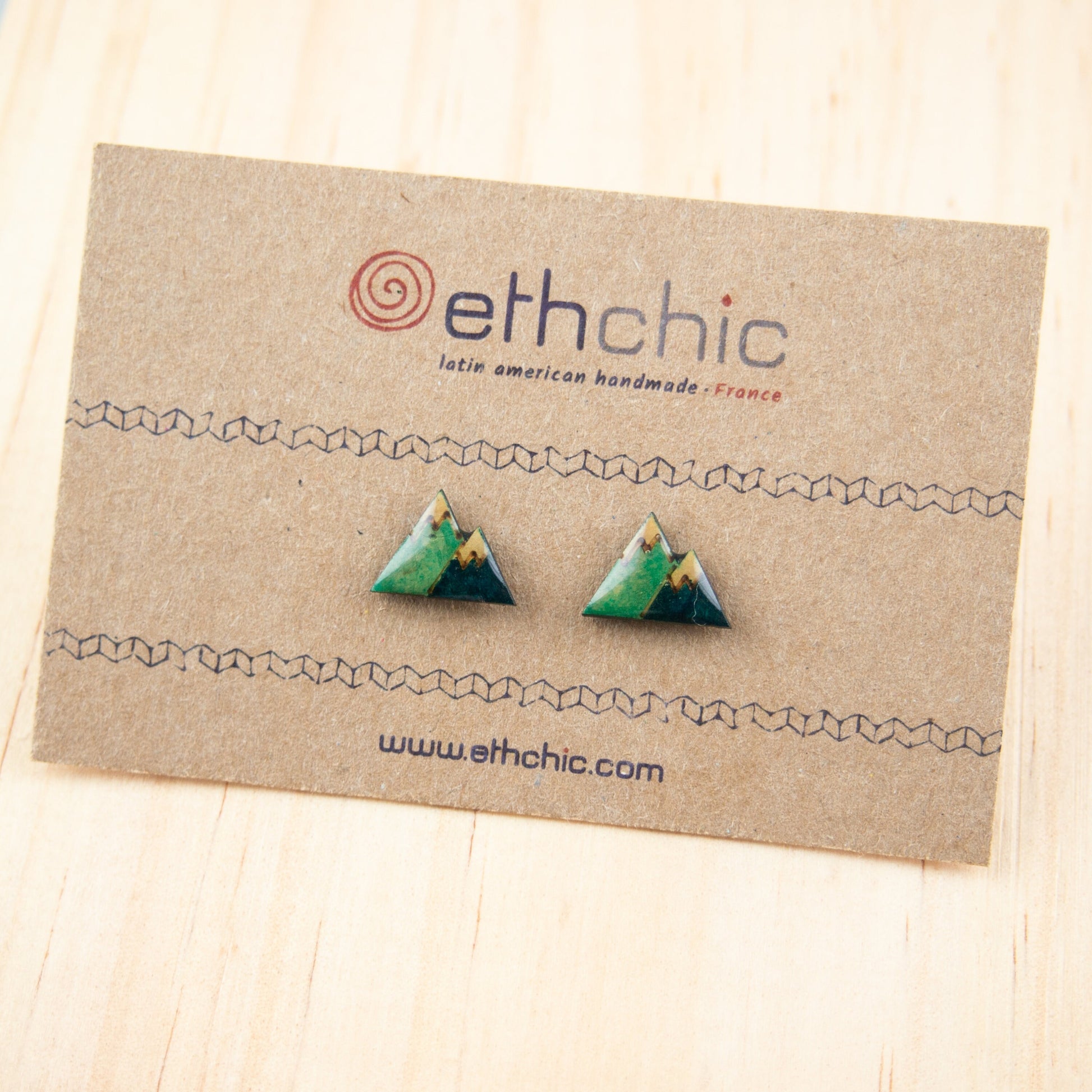 Puces d'oreilles végétales montagne boucles d'oreilles nature boucles d'oreilles effet émaillé bijoux de randonnée bijoux de noel vertes