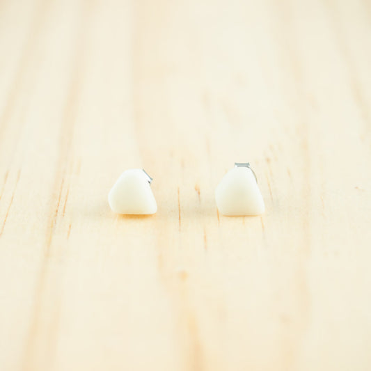 Puces d'oreilles Ivoire Végétal Diamant Végan Clous | Colidia