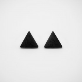 Boucles d′oreilles triangles ARPIA noir faits main éthique